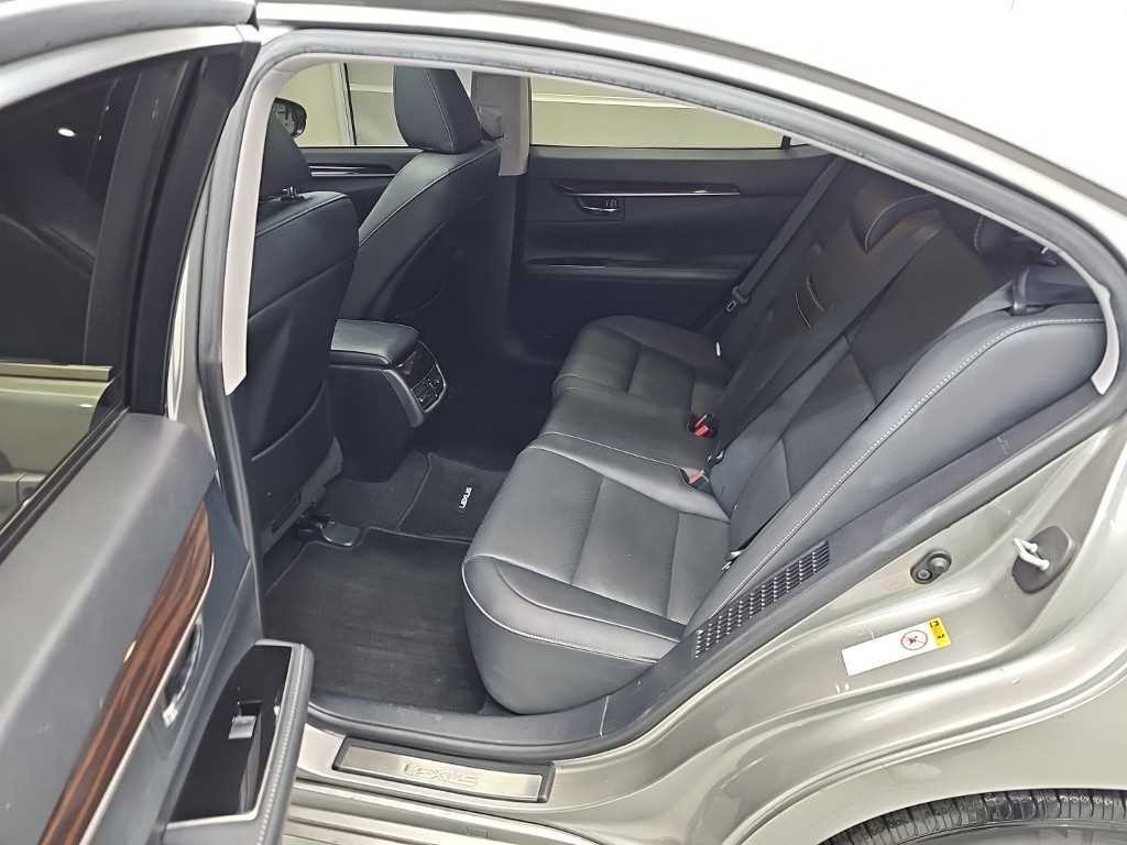 렉서스 ES 뉴ES300h 슈프림 이미지 12