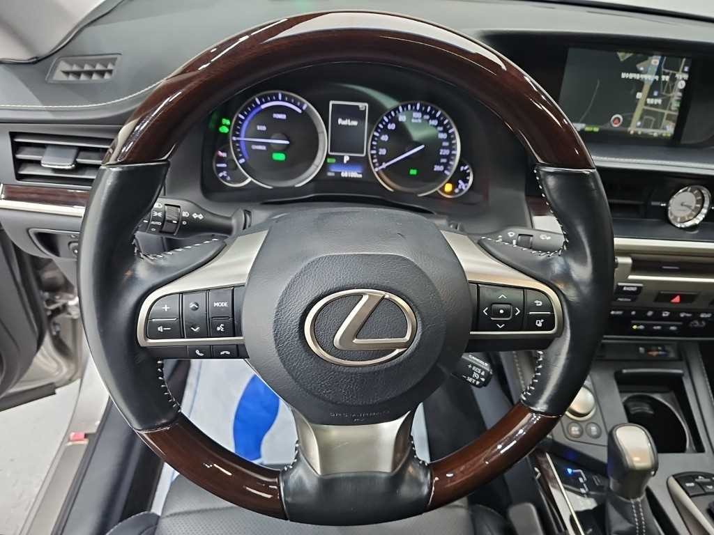 렉서스 ES 뉴ES300h 슈프림 이미지 9