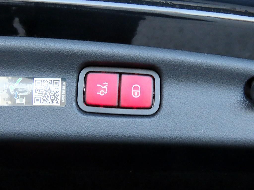 벤츠 C 클래스 C클래스 W206 C200 아방가르드 이미지 17