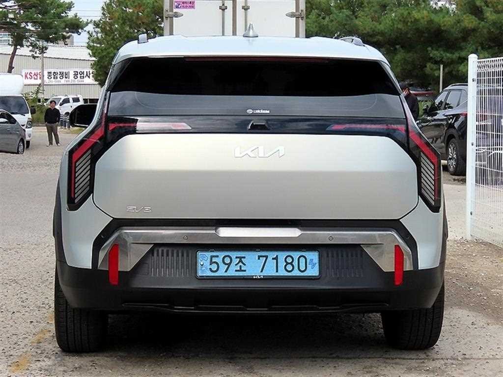 기아 EV3 롱레인지 2WD 어스 이미지 4