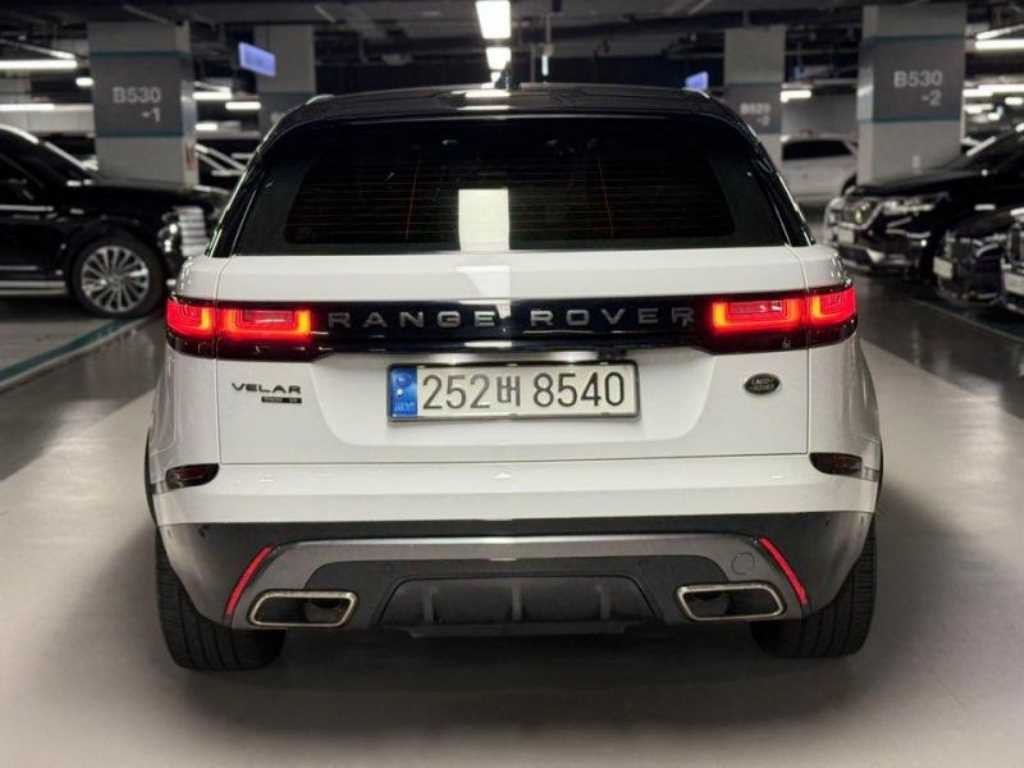 랜드로버 레인지로버 벨라 3.0 D300 R-다이나믹 SE 이미지 4