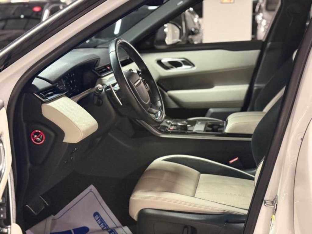 랜드로버 레인지로버 벨라 3.0 D300 R-다이나믹 SE 이미지 5