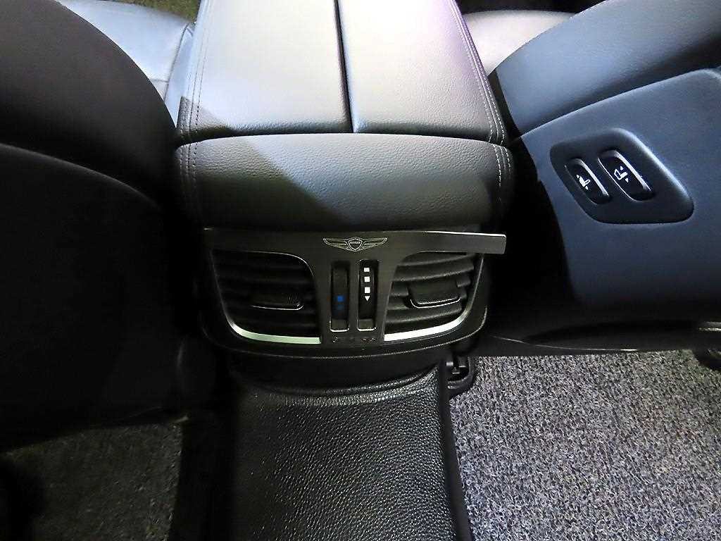 제네시스 G80 3.3 GDI AWD 프리미엄 럭셔리 이미지 14