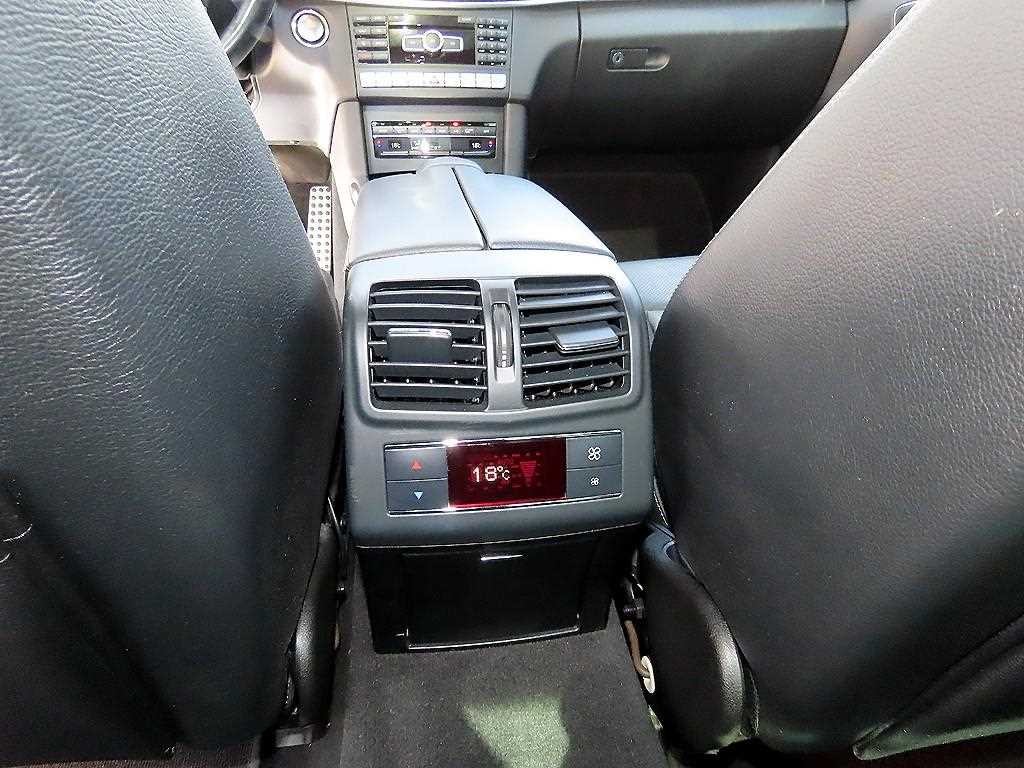 벤츠 E 클래스 E-클래스 W212 E350 블루텍 4MATIC 이미지 16