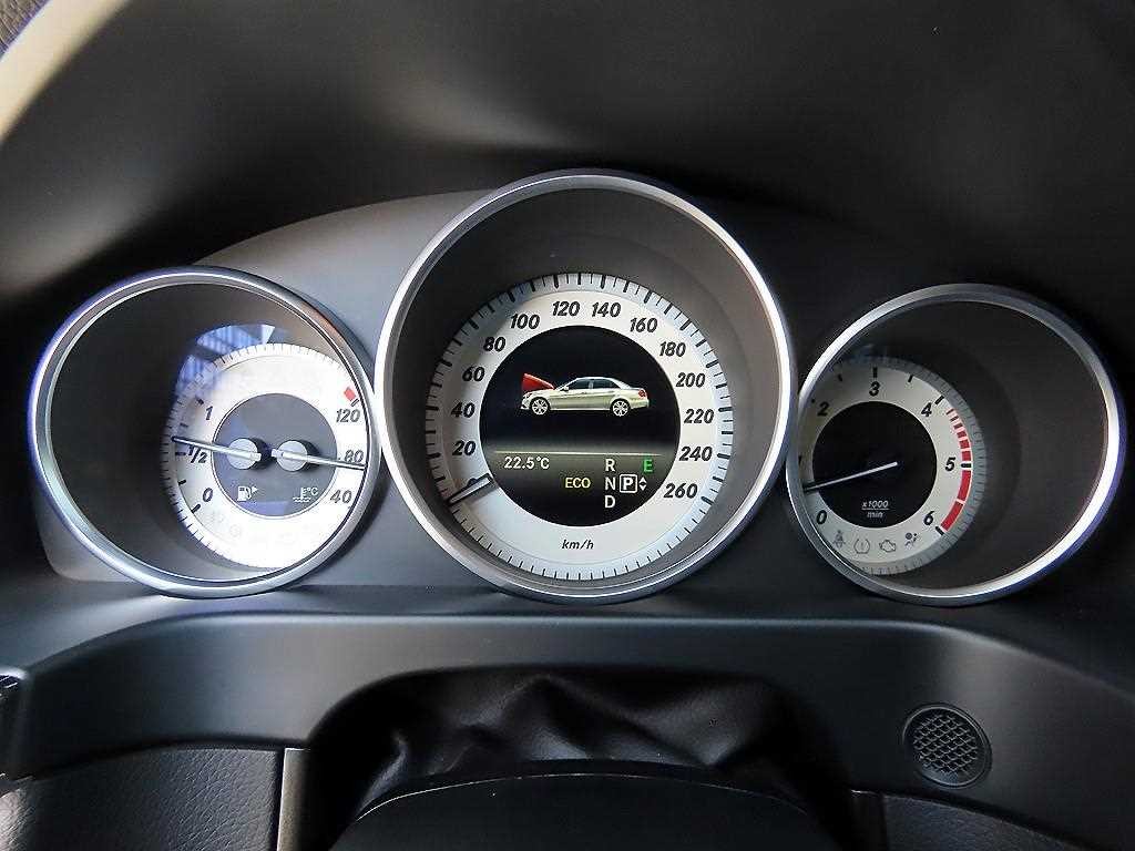 벤츠 E 클래스 E-클래스 W212 E350 블루텍 4MATIC 이미지 9