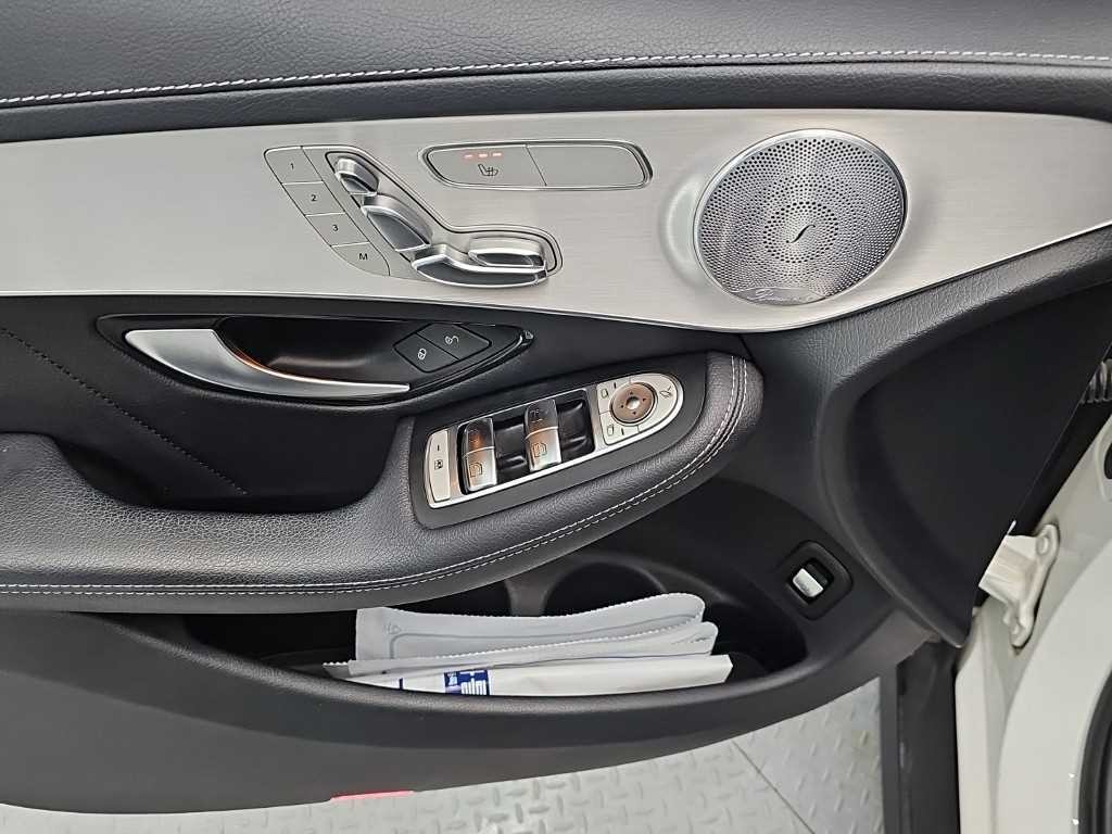 벤츠 GLC 클래스 GLC클래스 X253 GLC 300 4MATIC AMG LINE 쿠페 이미지 17