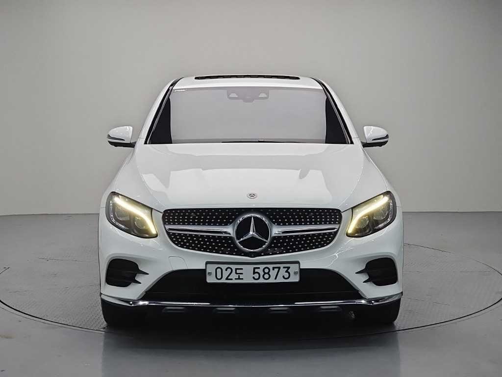 벤츠 GLC 클래스 GLC클래스 X253 GLC 300 4MATIC AMG LINE 쿠페 이미지 2