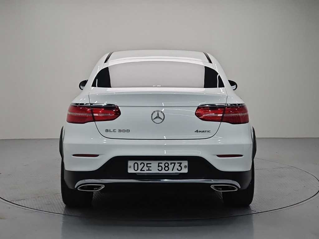 벤츠 GLC 클래스 GLC클래스 X253 GLC 300 4MATIC AMG LINE 쿠페 이미지 3