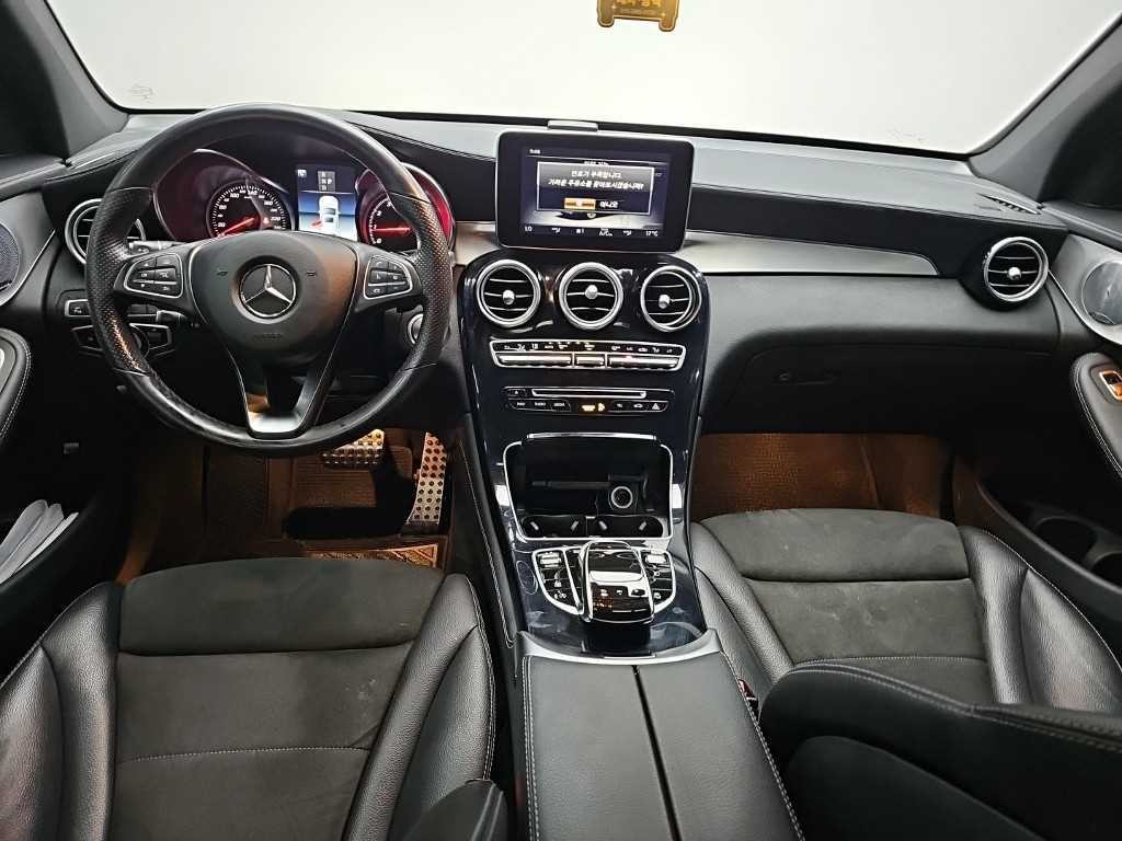 벤츠 GLC 클래스 GLC클래스 X253 GLC 300 4MATIC AMG LINE 쿠페 이미지 7