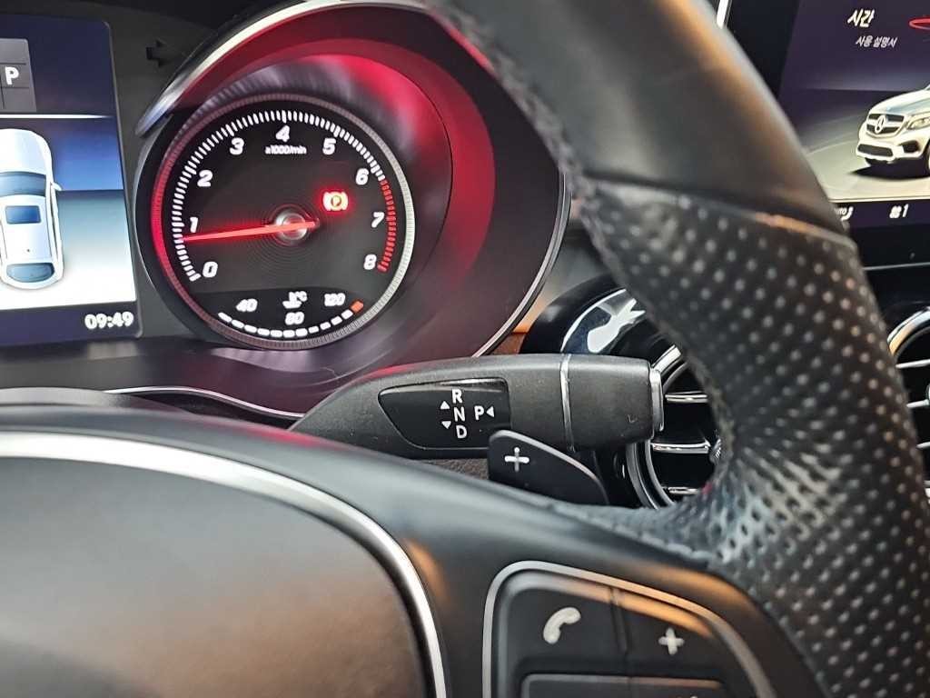벤츠 GLC 클래스 GLC클래스 X253 GLC 300 4MATIC AMG LINE 쿠페 이미지 8