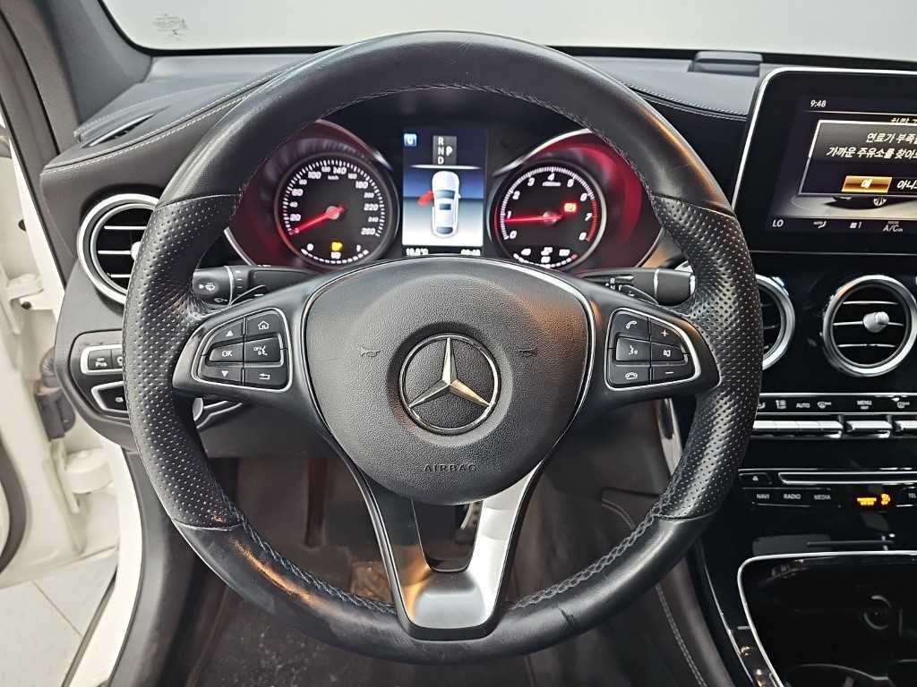 벤츠 GLC 클래스 GLC클래스 X253 GLC 300 4MATIC AMG LINE 쿠페 이미지 9