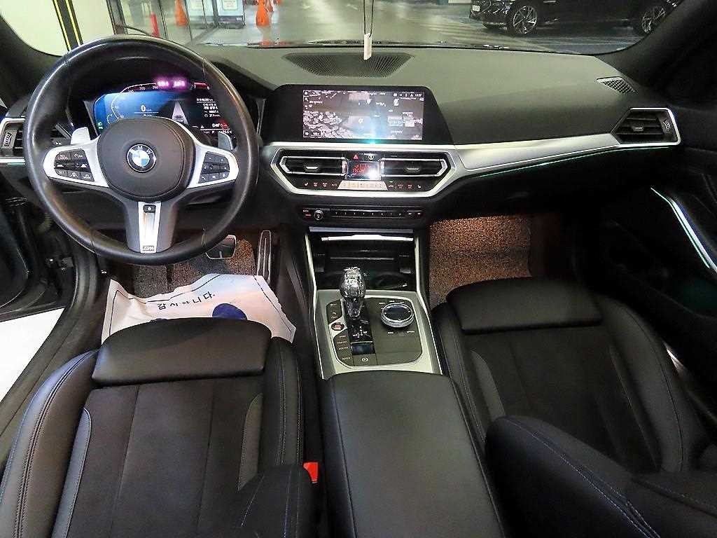 BMW 3시리즈 3시리즈 (G20) 320i M 스포츠 이미지 10