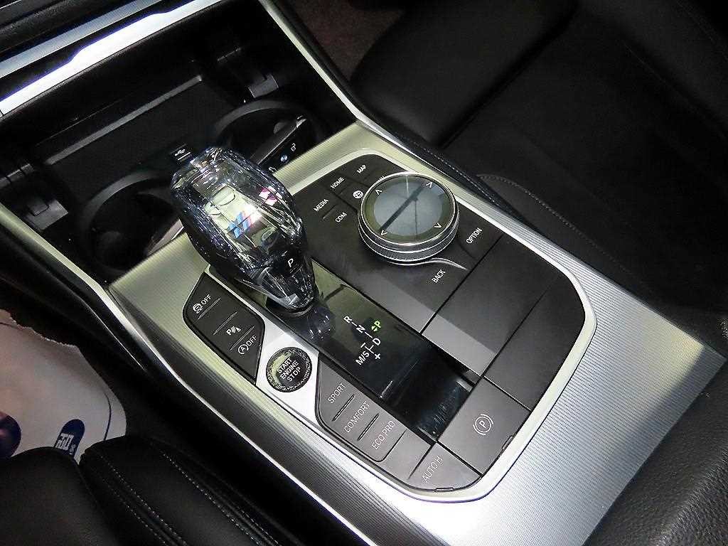 BMW 3시리즈 3시리즈 (G20) 320i M 스포츠 이미지 12