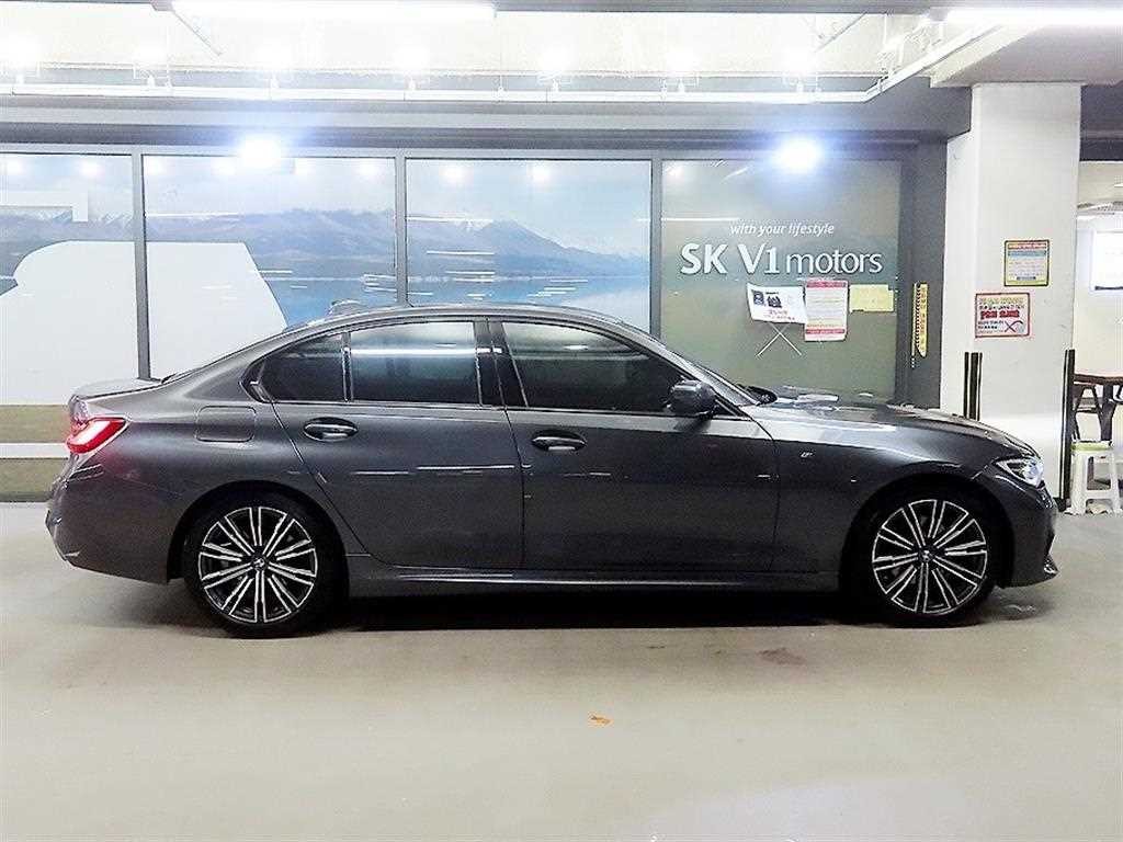 BMW 3시리즈 3시리즈 (G20) 320i M 스포츠 이미지 3