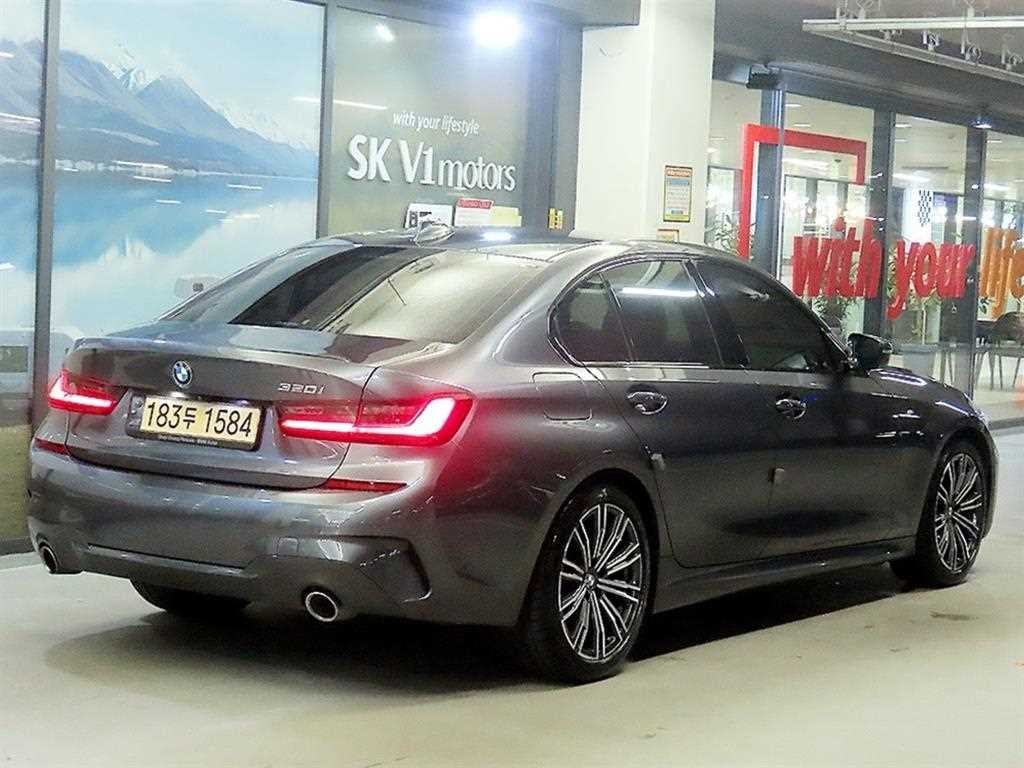 BMW 3시리즈 3시리즈 (G20) 320i M 스포츠 이미지 4