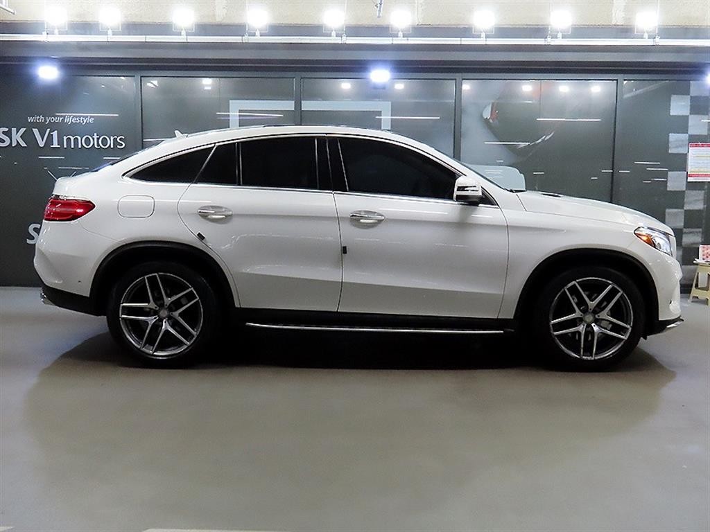 벤츠 GLE 클래스 GLE 클래스 W166 GLE 350 d 4MATIC 쿠페 이미지 3