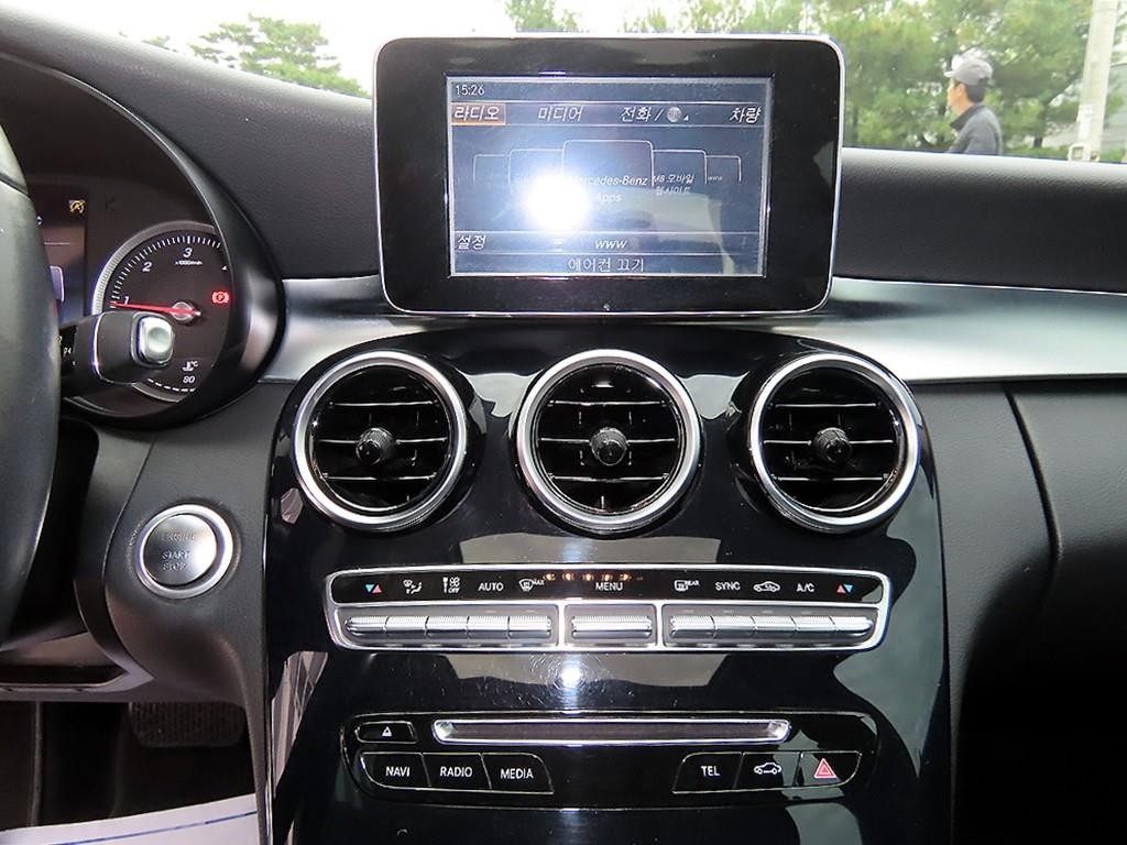 벤츠 C 클래스 C클래스 W205 C200 d 이미지 14