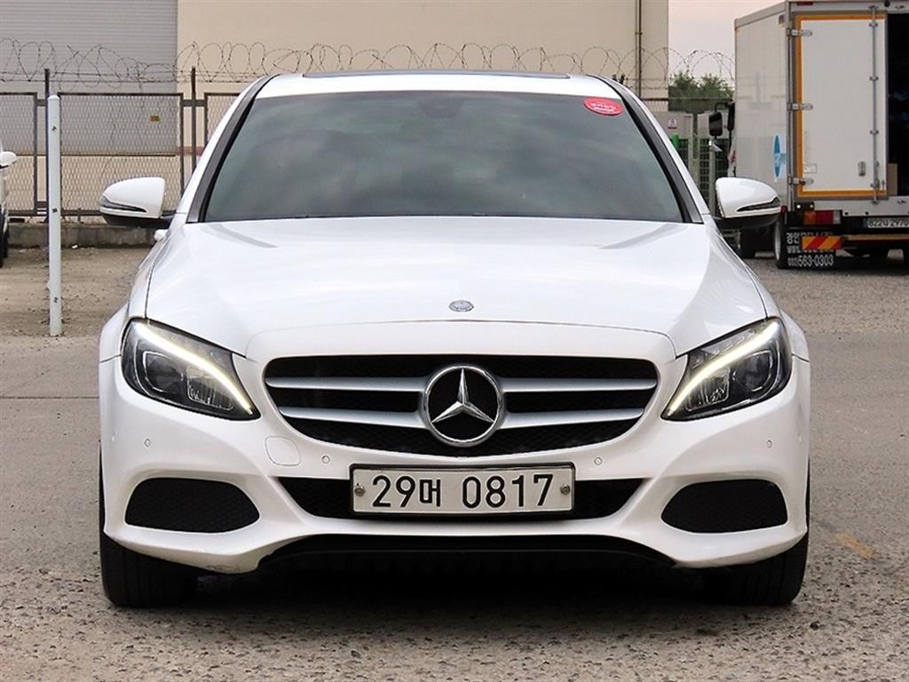 벤츠 C 클래스 C클래스 W205 C200 d 이미지 2