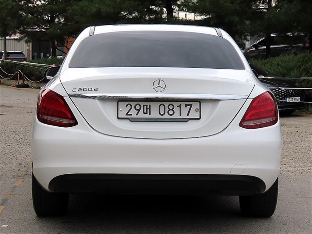 벤츠 C 클래스 C클래스 W205 C200 d 이미지 4