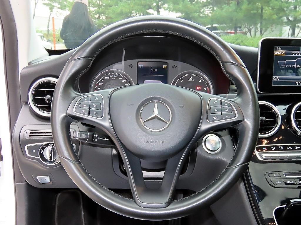 벤츠 C 클래스 C클래스 W205 C200 d 이미지 8
