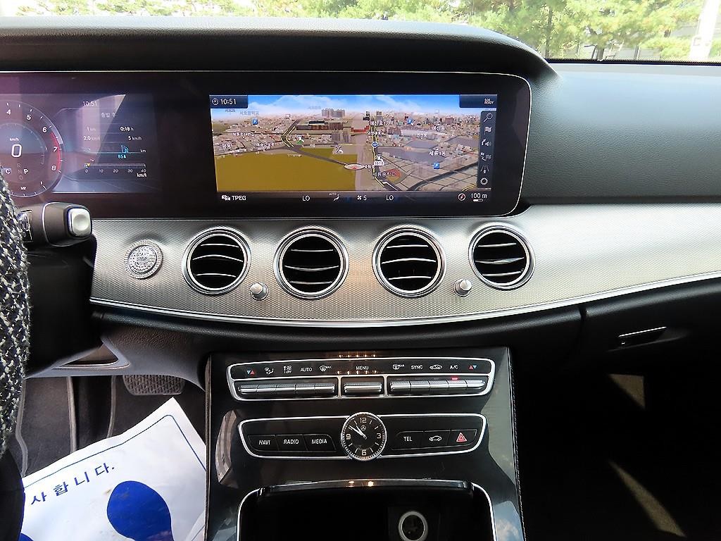 벤츠 E 클래스 E-클래스 W213 E300 AMG LINE 이미지 13