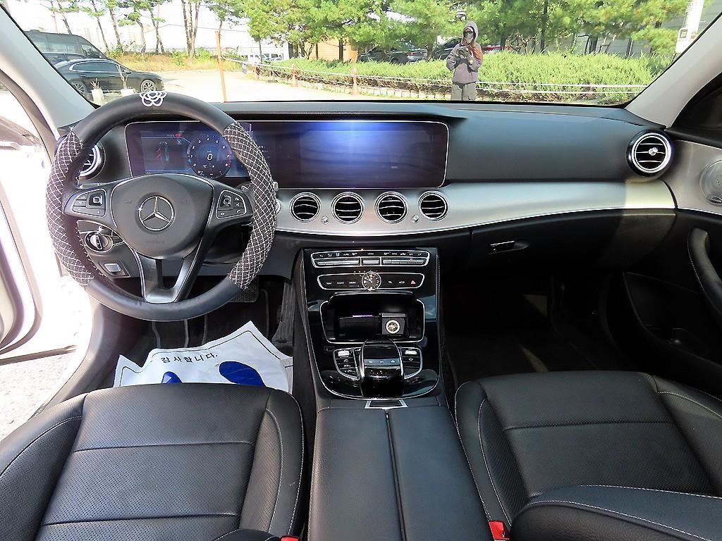 벤츠 E 클래스 E-클래스 W213 E300 AMG LINE 이미지 7