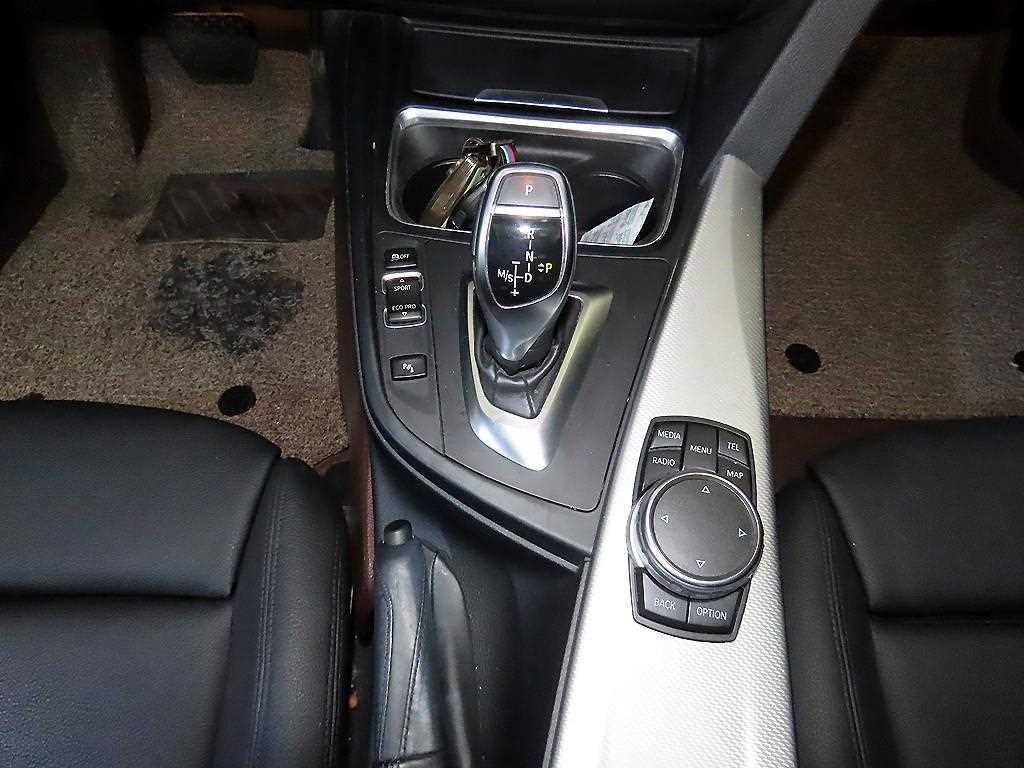 BMW 3시리즈 3시리즈 (F30) 320d M 퍼포먼스 에디션 이미지 13