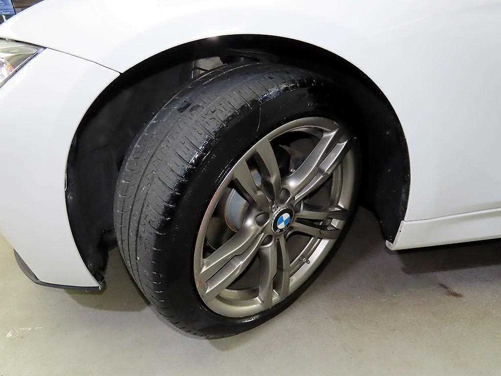 BMW 3시리즈 3시리즈 (F30) 320d M 퍼포먼스 에디션 이미지 20
