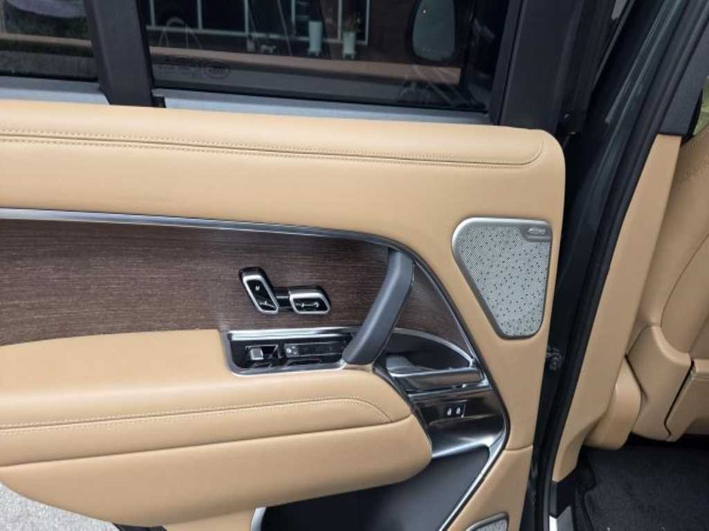 랜드로버 레인지로버 레인지로버 5세대 3.0 D350 SWB 오토바이오그래피 이미지 16