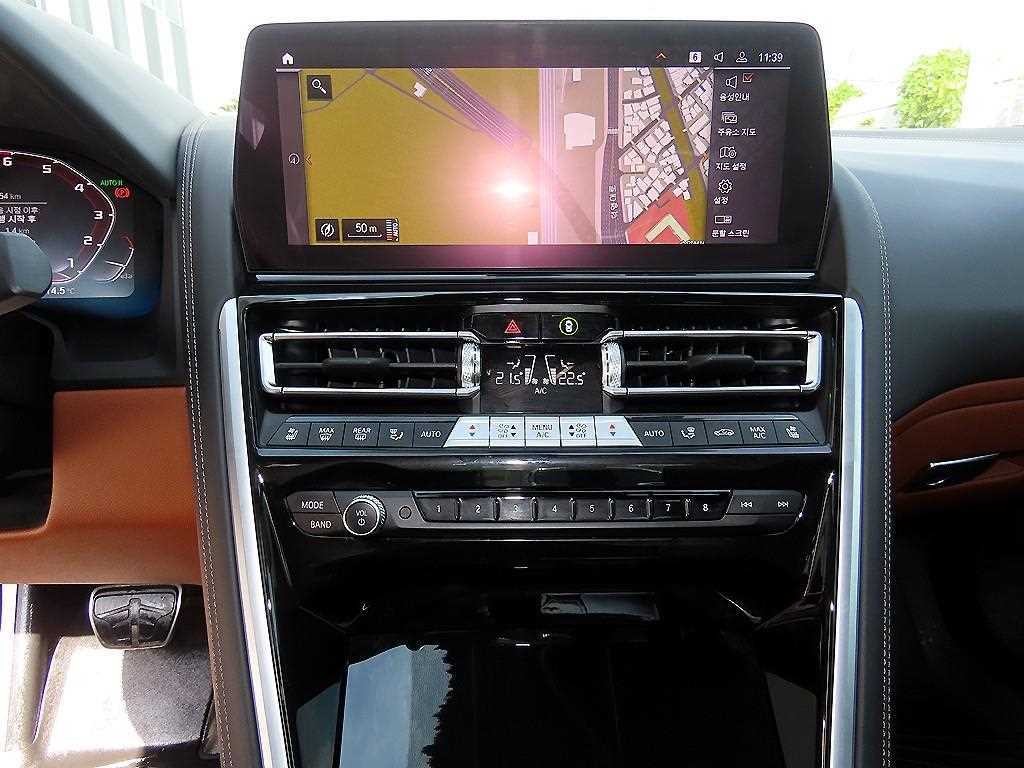 BMW 8시리즈 8시리즈 (G15) M850i xDrive 쿠페 이미지 13