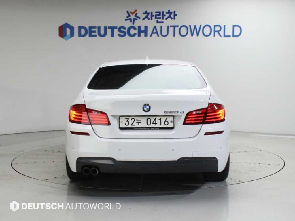 BMW 5시리즈 5시리즈 (F10) 520d M 에어로다이나믹 이미지 4