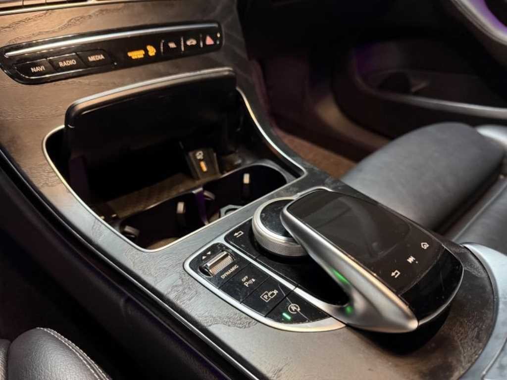 벤츠 C 클래스 C클래스 W205 C200 4MATIC AMG LINE 이미지 15