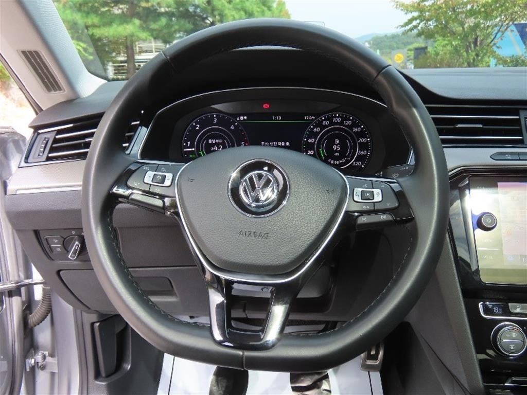 폭스바겐 아테온 2.0 TDI 엘레강스 프레스티지 이미지 14