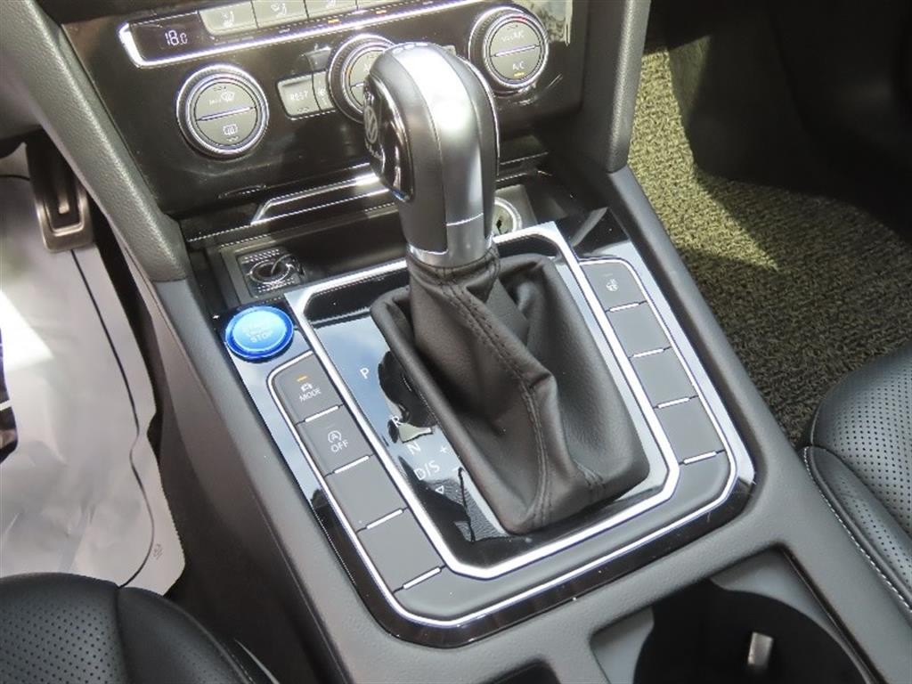 폭스바겐 아테온 2.0 TDI 엘레강스 프레스티지 이미지 6