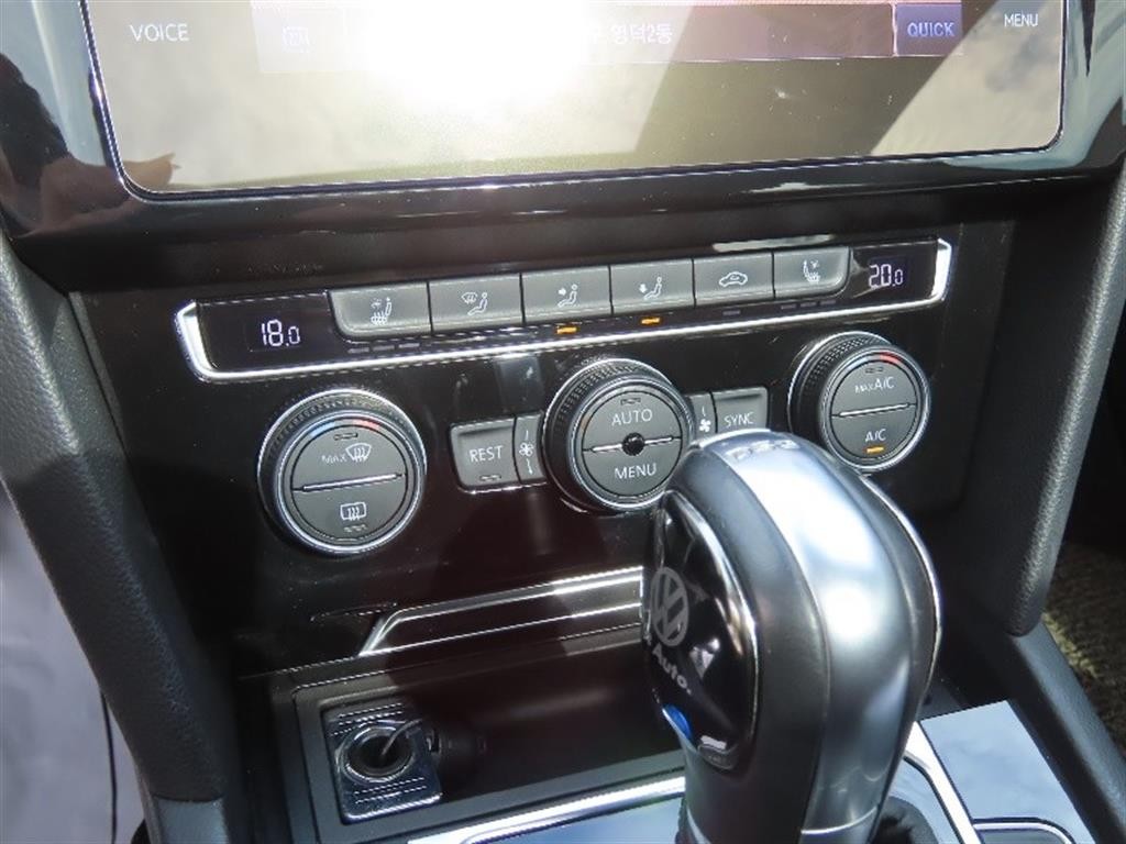 폭스바겐 아테온 2.0 TDI 엘레강스 프레스티지 이미지 8