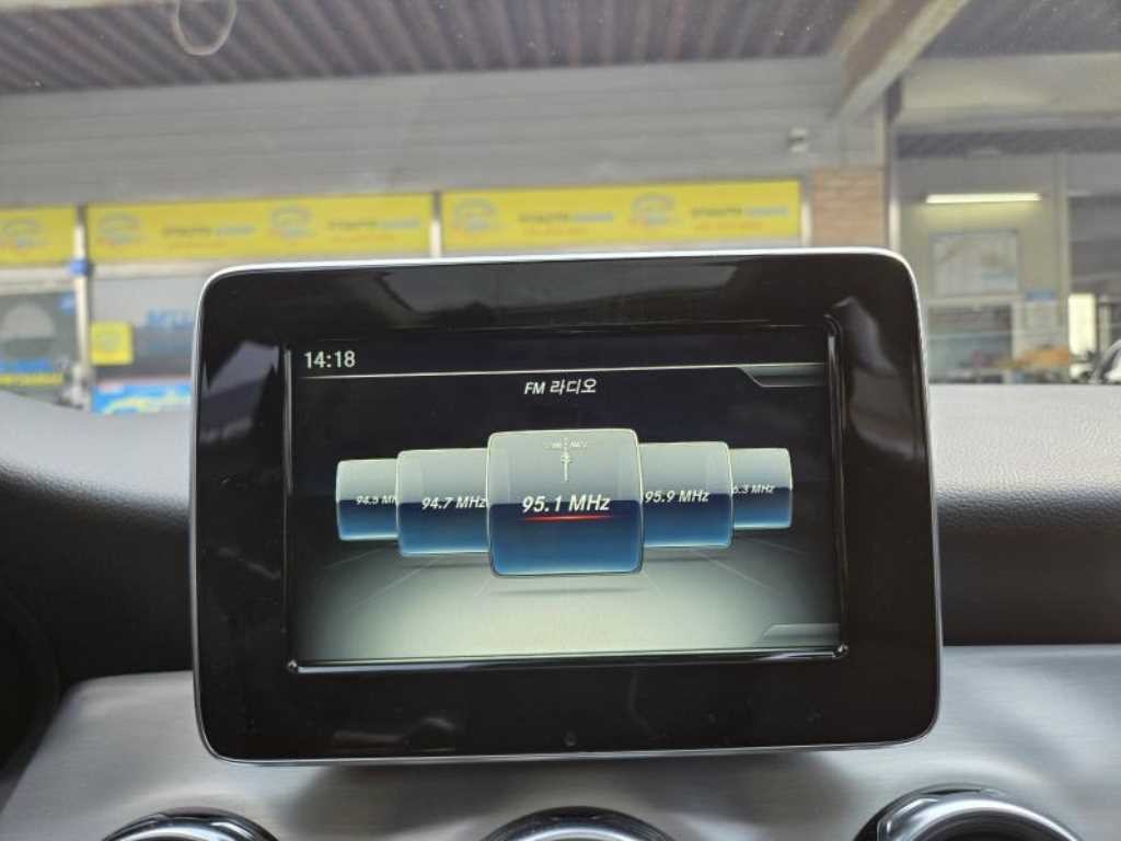 벤츠 GLA 클래스 GLA클래스 X156 GLA220 프리미엄 이미지 12