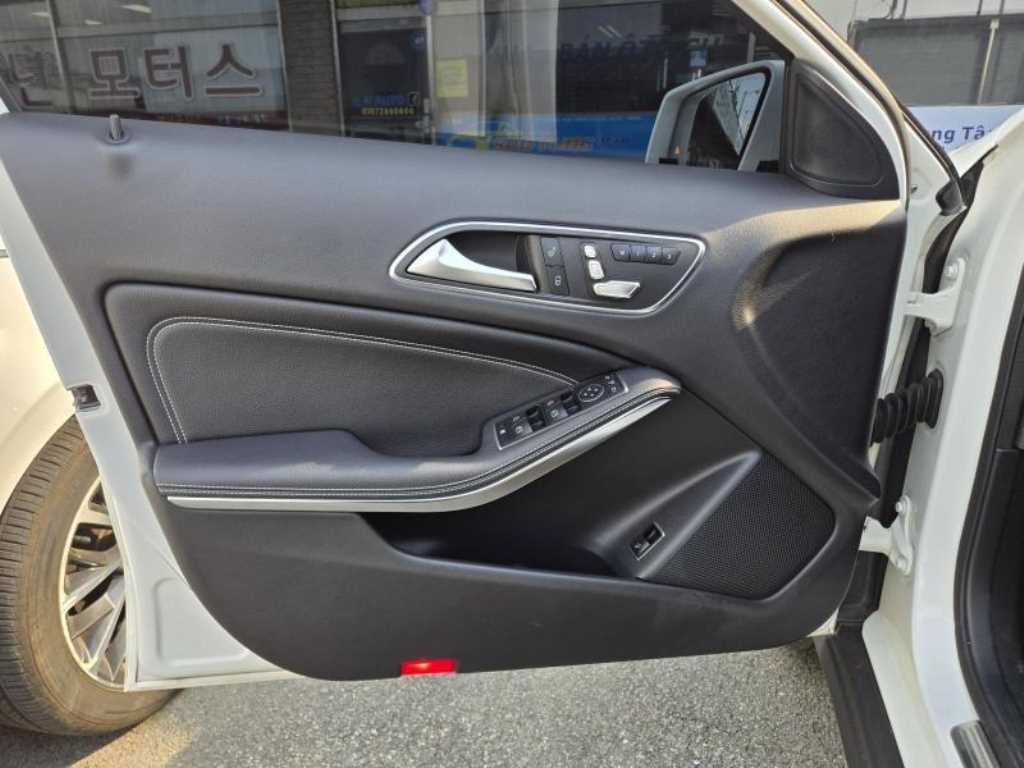 벤츠 GLA 클래스 GLA클래스 X156 GLA220 프리미엄 이미지 9