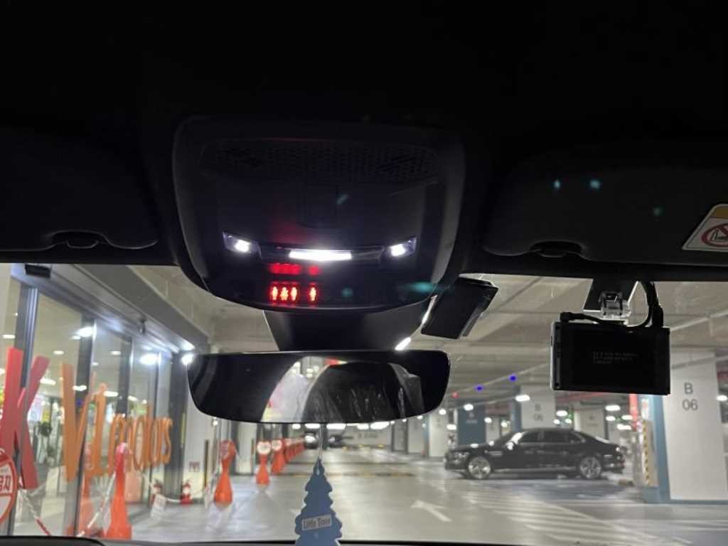 푸조 208 e-208 GT 이미지 13