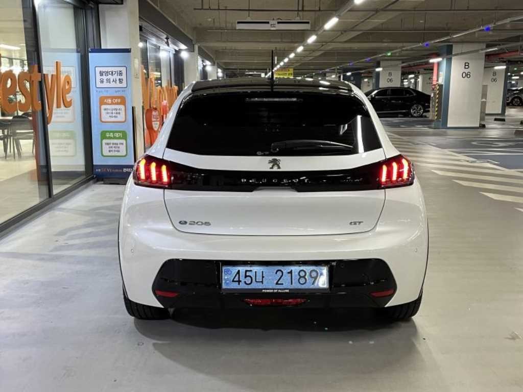 푸조 208 e-208 GT 이미지 2