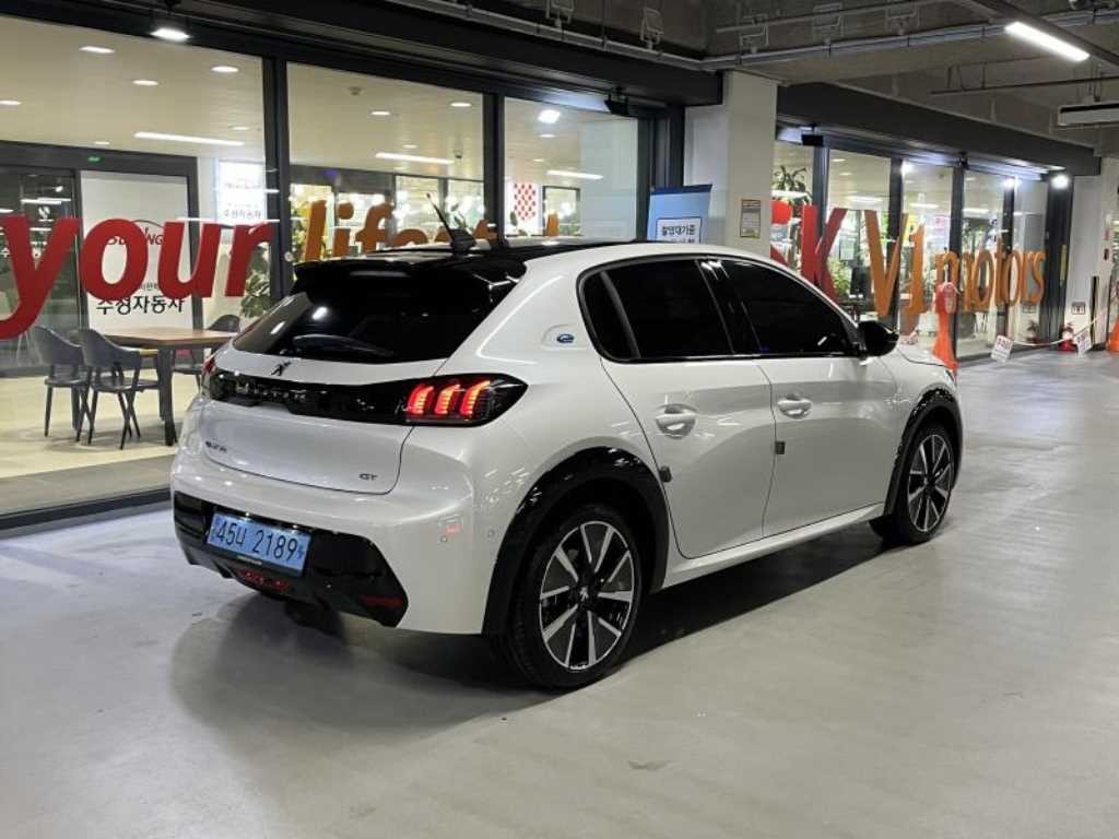 푸조 208 e-208 GT 이미지 4