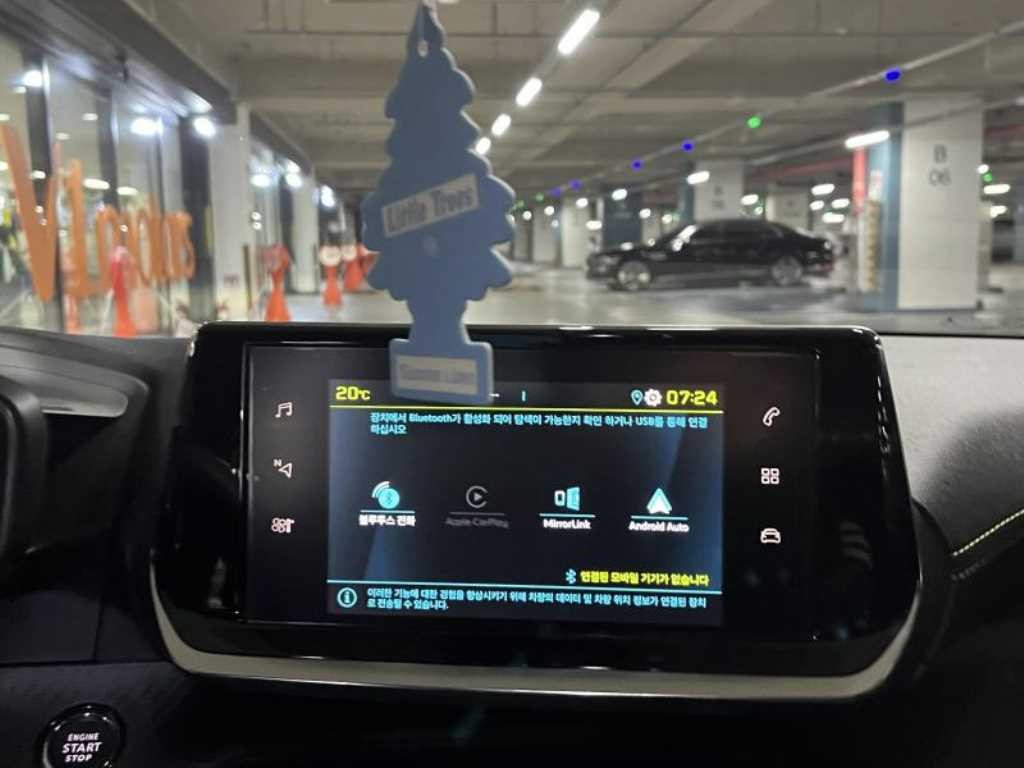 푸조 208 e-208 GT 이미지 5