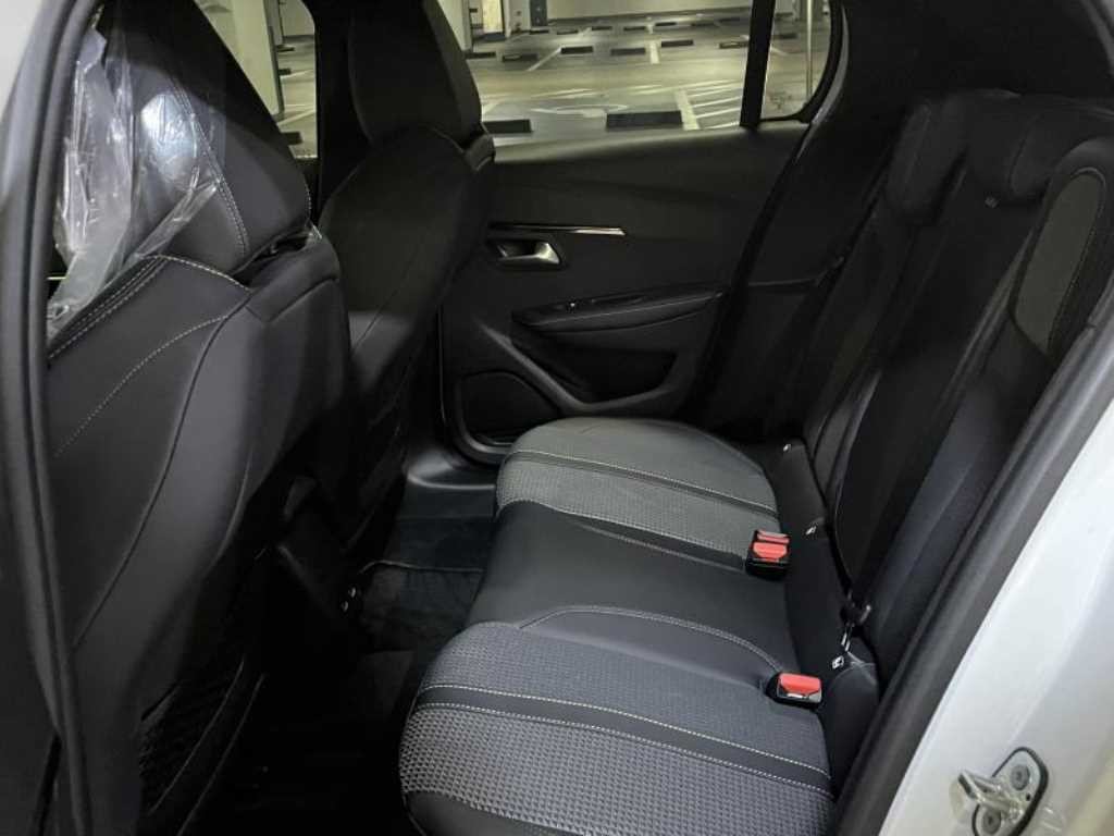푸조 208 e-208 GT 이미지 9