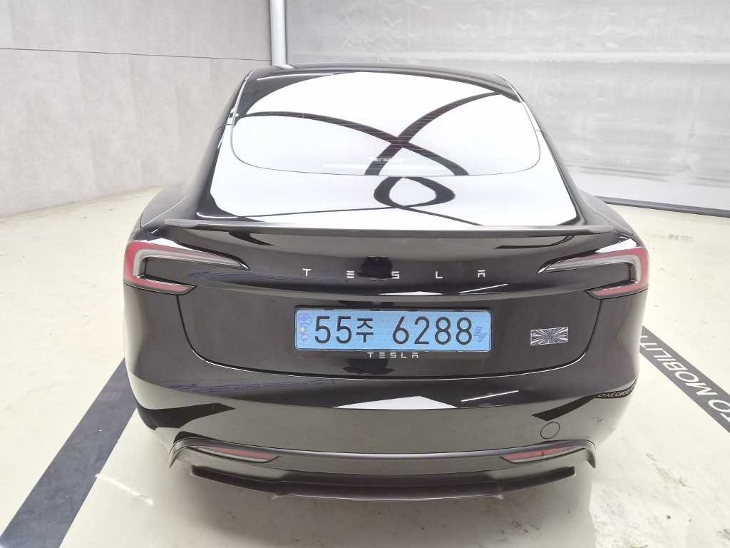 테슬라 모델 3 퍼포먼스 이미지 3