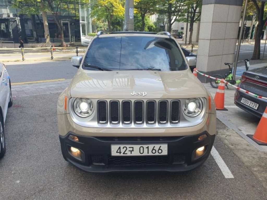 지프 레니게이드 2.0 디젤 리미티드 AWD 이미지 1