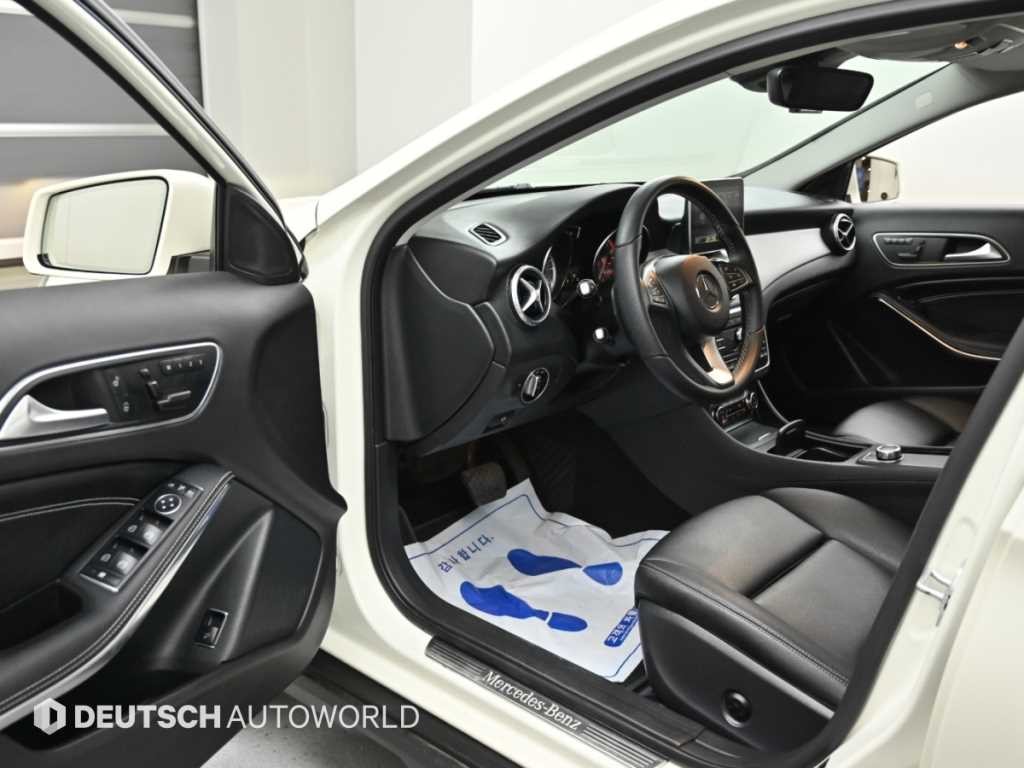벤츠 GLA 클래스 GLA클래스 X156 GLA200 D 4MATIC 이미지 11