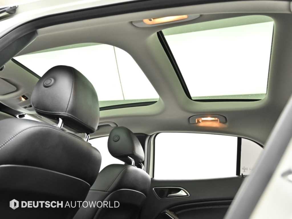 벤츠 GLA 클래스 GLA클래스 X156 GLA200 D 4MATIC 이미지 18