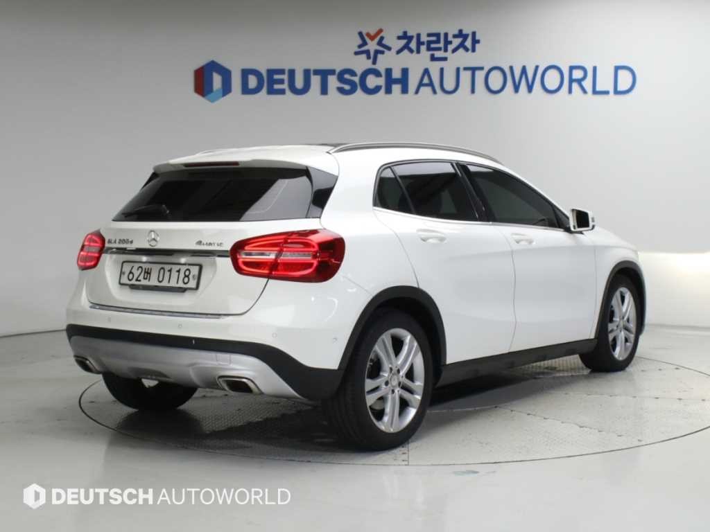벤츠 GLA 클래스 GLA클래스 X156 GLA200 D 4MATIC 이미지 2