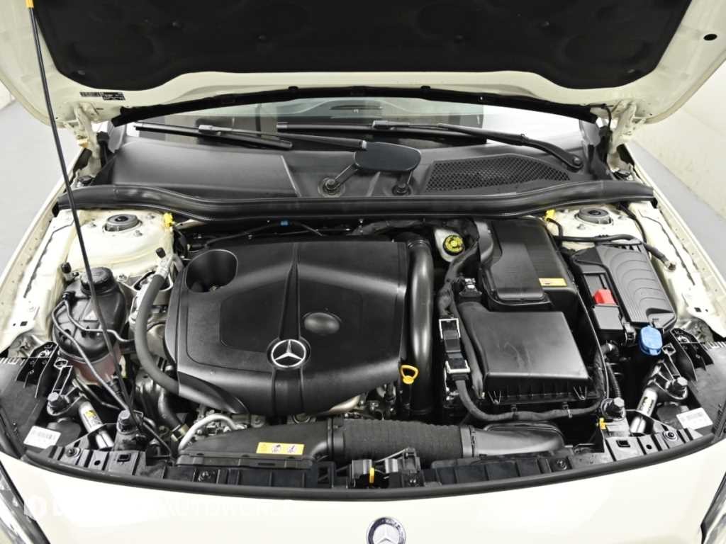 벤츠 GLA 클래스 GLA클래스 X156 GLA200 D 4MATIC 이미지 6