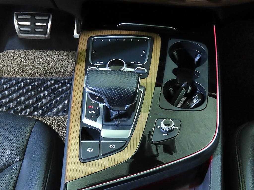 아우디 Q7 Q7 (4M) 35 TDI 콰트로 프리미엄 TECH 이미지 12