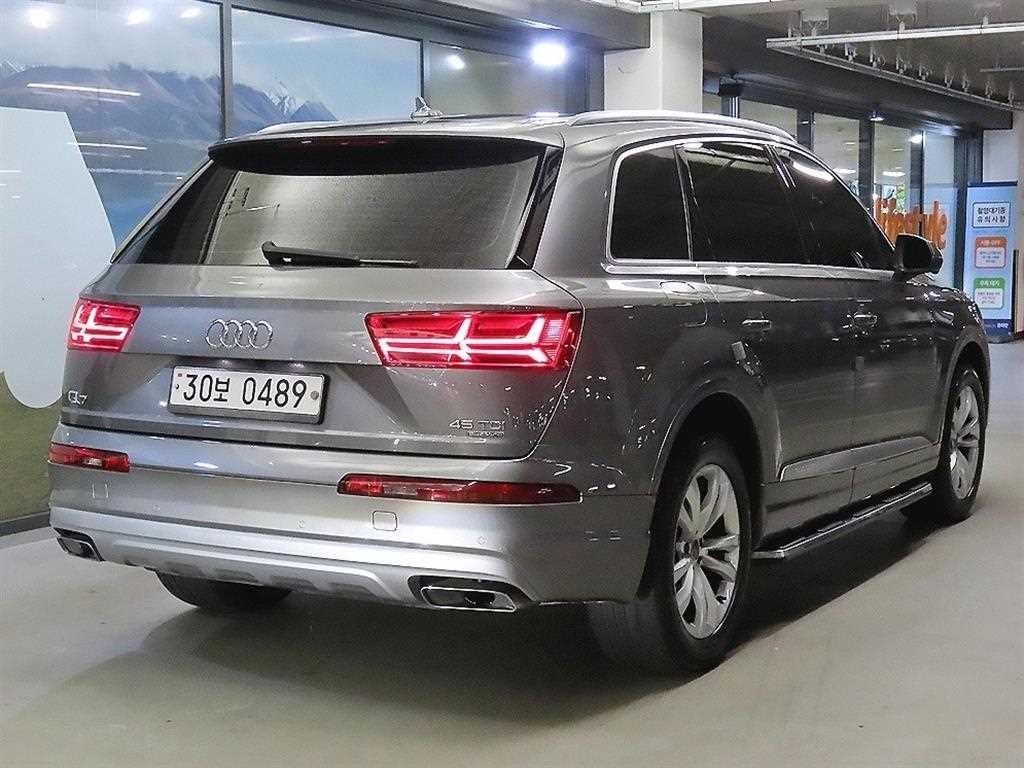 아우디 Q7 Q7 (4M) 35 TDI 콰트로 프리미엄 TECH 이미지 4
